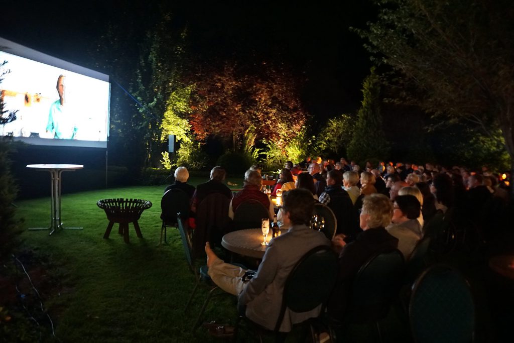 Gasthof-Dahms-Kultur-Kino-im-Garten